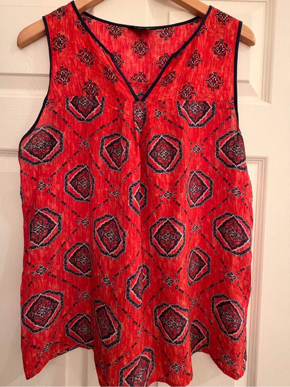 Lucky Brand Red Printed V-Neck Sleeveless Camisole with Navy Trim